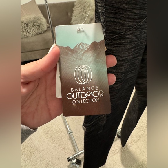 Balance Collection Outdoor Black Grey Flare Pants Size Small NWT - Picture 7 of 12